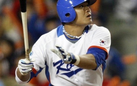 NG28-泰山雪豹队鏖战闽南暴熊队，冰球季后赛守住胜果，替补奇兵立功。锋线火力回暖的简单介绍