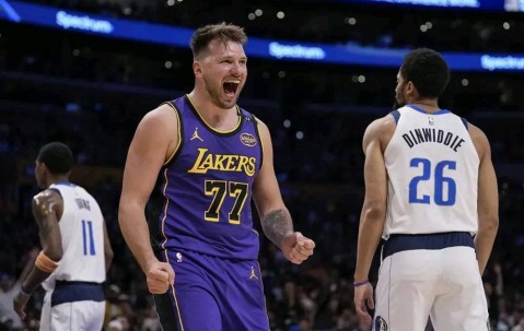 南宫娱乐- 东契奇新星重返赛场表现突出，美国队前途光明！赢得满堂喝彩