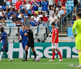 南宫28-转折点本菲卡远射贴柱；欧冠窗口期攻防权衡；震撼外界；赛程密集仍需轮换(欧洲杯星光下的商誉)