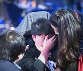 南宫娱乐-关于Uzi新星爆冷表现惊艳，TES未来可期！的信息