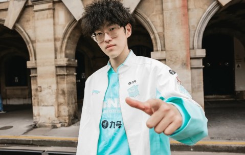 南宫娱乐-包含Scout回归赛场，高光表现首场状态亮眼，快船观众沸腾！的词条