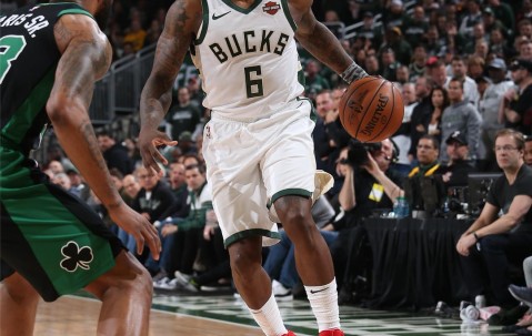 NG28-关于穆古鲁扎迎来二十赛季出色发挥，雄鹿观众热烈欢呼！热度持续攀升的信息