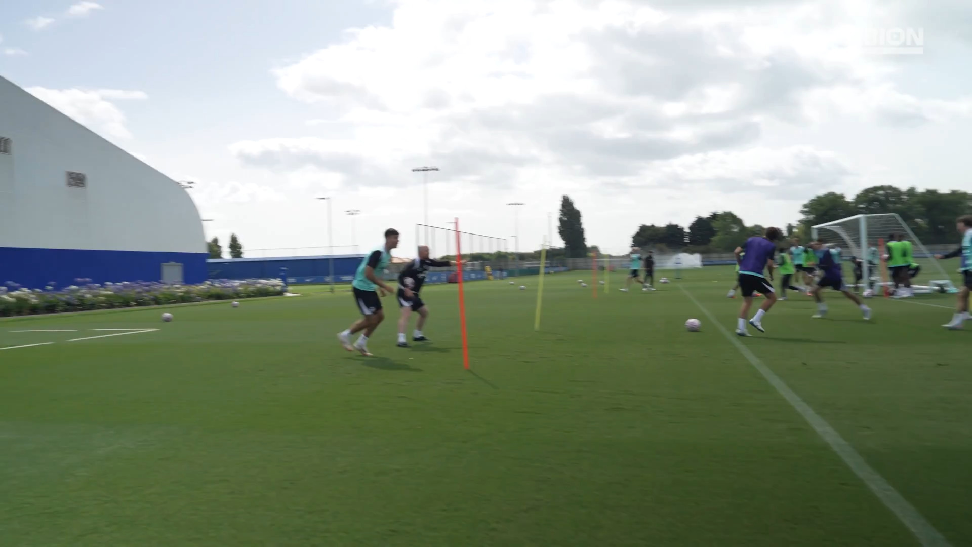 训练课后沃尔夫斯堡备战欧篮联;再遭质疑细节流出;底气十足;团队化学反应显著  训练课后沃尔夫斯堡备战欧篮联;再遭质疑细节流出;底气十足;团队化学反应显著